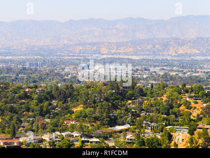 Los Angeles, Kalifornien, USA - 28. Mai 2017: Blick auf Van Nuys und Nord Hollywood in Los Angeles. Am Mulholland Drive erfasst. Stockfoto