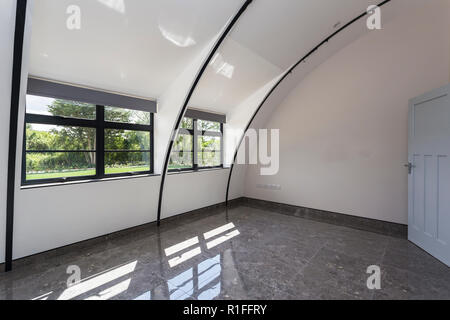 Krieg zeit Nissen Hütte Umwandlung durch pascott.co.uk Stockfoto