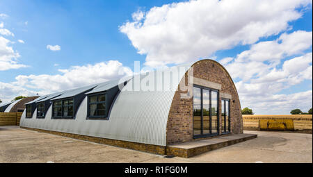 Krieg zeit Nissen Hütte Umwandlung durch pascott.co.uk Stockfoto