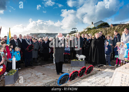 Budleigh Salterton, East Devon, England. 11. November 2018, der Tag des Gedenkens an das Kriegerdenkmal. "Credit Peter Bowler/Alamy Leben Nachrichten' Stockfoto