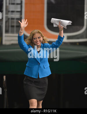 MIAMI, FL - 11. Oktober: Debbie Wasserman Schultz besucht eine Basis für US-Präsident Barack Obama an BankUnited Zentrum am 11. Oktober in Miami, Florida, 2012. Personen: Debbie Wasserman Schultz Stockfoto