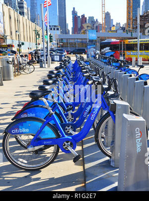 CitiBike, in Midtown ist ein Fahrrad teilen Programm, mit Überlastung und der Fahrzeugverkehr in Manhattan reduzieren Stockfoto