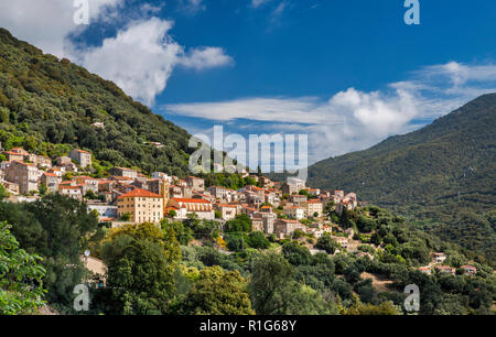 Hill Dorf Olmeto, am steilen Hang von Punta di Buturettu, Corse-du-Sud, Korsika, Frankreich Stockfoto