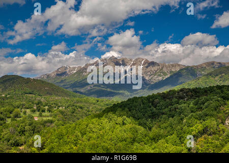 Monte Renoso, Blick vom Dorf Vergajo, 16 km entfernt, Corse-du-Sud, Korsika, Frankreich Stockfoto