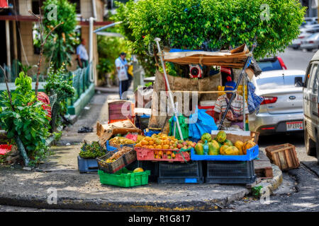 Straße Obst Händler, Panama City, Republik Panama, Mittelamerika, Nordamerika Stockfoto