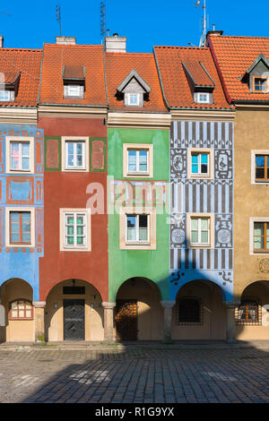 Poznan Marktplatz, mit Blick auf die bunten Fassaden der mittelalterlichen Fisch Verkäufer Häuser in Marktplatz, Posen, Polen. Stockfoto
