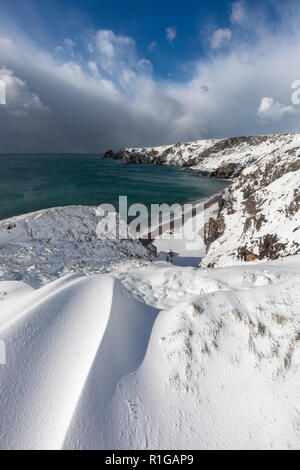 Kynance Cove; im Schnee; Cornwall, UK Stockfoto