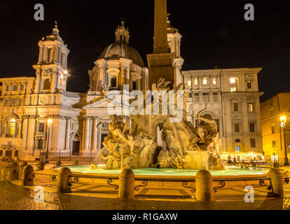 Rom, Italien, 14. Juni 2017: Tolle Nacht Aussicht auf die Piazza Navona in der Stadt Rom, Italien Stockfoto