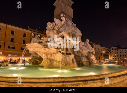 Rom, Italien, 14. Juni 2017: Tolle Nacht Aussicht auf die Piazza Navona in der Stadt Rom, Italien Stockfoto