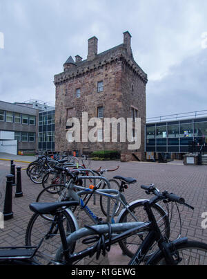 EDINBURGH, Schottland, 10. November 2018: Die merchiston Turm an der Edinburgh Napier Campus. Stockfoto