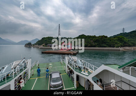 Okunoshima, Japan - 28. JUNI 2017: Fähre nach Okunoshima Insel oder Rabbit Island Stockfoto