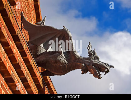 Gegossenes Blei Drache Wasserspeier. Das Belvedere, Queen Elizabeth, ummauerten Garten, Dumfries House, Cumnock, East Ayrshire, Schottland, Unired Königreich, Europa. Stockfoto