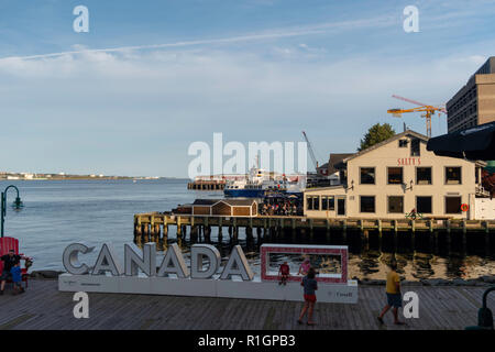 Bilder aus einem Spaziergang entlang den Hafen von Halifax. Halifax, Nova Scotia, Kanada. Stockfoto