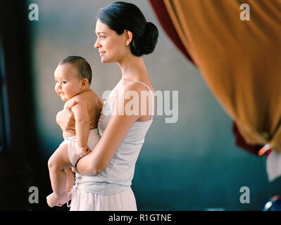 Mutter mit ihren jungen Baby. Stockfoto