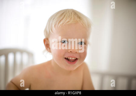 Porträt eines lächelnden Jungen. Stockfoto