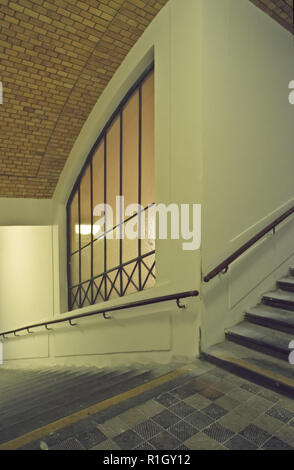 Wien, U-Bahn-Linie U6, Gürtellinie, früher Stadtbahn - Wien, U-Bahn Linie U6, dem ehemaligen historischen Stadtbahn Stockfoto