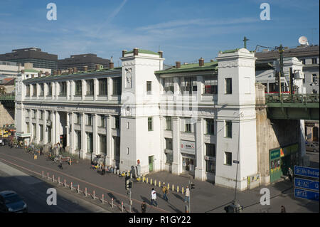 Wien, U-Bahn-Linie U6, Gürtellinie, früher Stadtbahn Station Alser Straße - Wien, U-Bahn Linie U6, dem ehemaligen historischen Stadtbahn Stockfoto