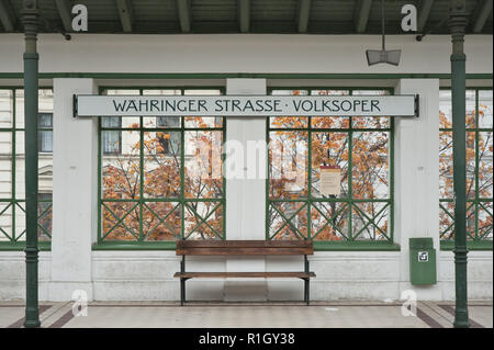 Wien, U-Bahn-Linie U6, Gürtellinie, früher Stadtbahn, Haltestelle Währinger Straße - Wien, U-Bahn Linie U6, dem ehemaligen historischen Stadtbahn Stockfoto