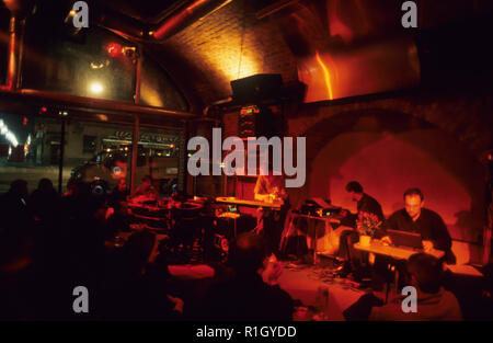 Wien, Musiklokal Rhiz am Gürtel. Stockfoto