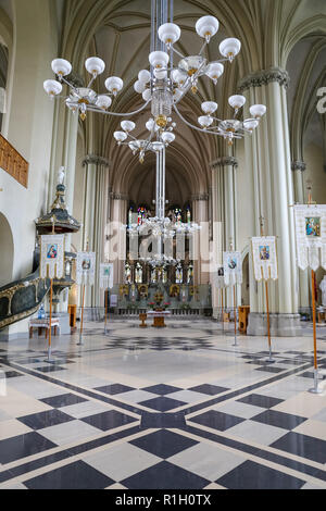 Lemberg, Ukraine - Juli 11, 2018: Innerhalb des Olha und Elisabeth Kirche in Lemberg Stadt Stockfoto