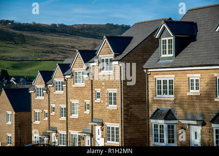 Moderne bezahlbare Wohnungen von Peak District Stein in Buxton, England gebaut. Stockfoto