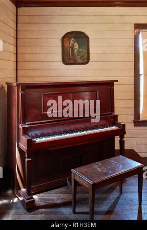 Bild von Jesus Christus über ein Klavier im Osten Tupelo erste Versammlung Gottes Kirche am Elvis Presley Birthplace Museum Stockfoto