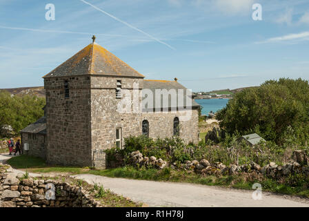 Die westlichste Gemeinde in England in idyllischer Landschaft auf bryher Insel Scilly, in der Sonne am Meer. Stockfoto