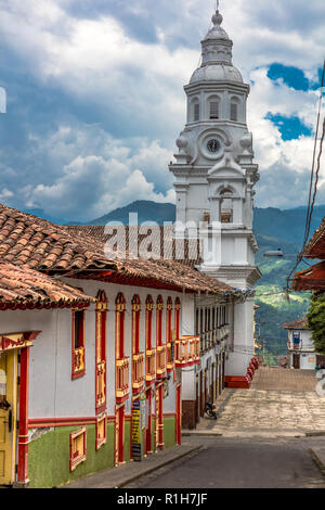 Bunte Straßen von Salamina Caldas in Kolumbien Südamerika Stockfoto