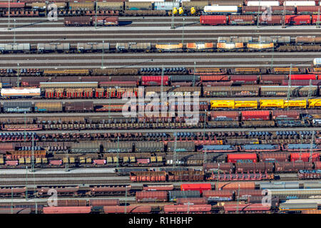 Rangierbahnhof Hagen-Vorhalle mit Güterwagen auf Schienen, Güterzüge, Hagen, Ruhrgebiet, Nordrhein-Westfalen, Deutschland Stockfoto