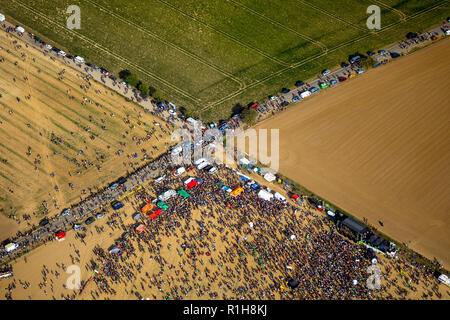 Viele Menschen auf der großen Demonstration gegen die Räumung des Hambacher Forst, Braunkohle, Hambach Hambacher Forst Stockfoto