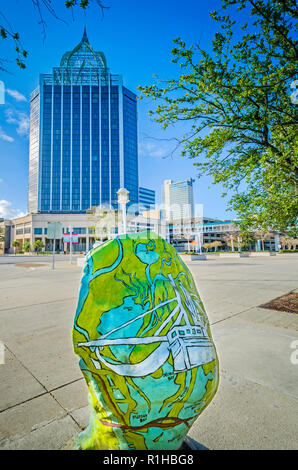 Ein lackierter GFK Oyster steht in der Water Street in der Innenstadt von Mobile, November 27, 2015 in Mobile, Alabama. Stockfoto