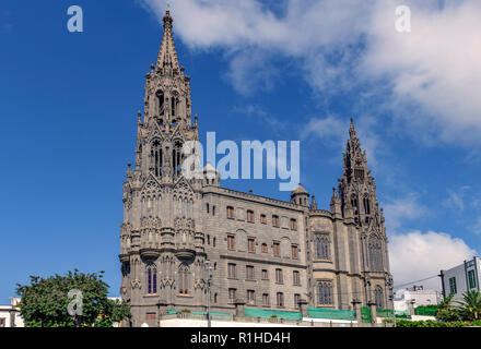 Die gotische Pfarrkirche Turm von San Juan Bautista, Arucas Gran Canaria Stockfoto