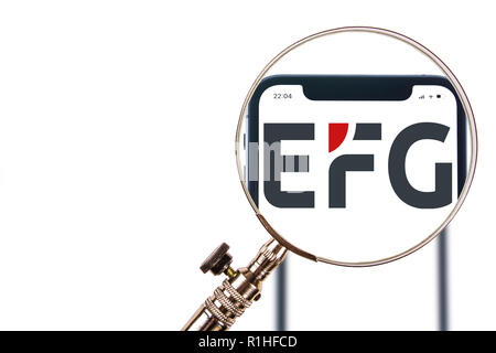 SOLOTHURN, SCHWEIZ - 12. NOVEMBER 2018: EFG-Logo auf einem modernen Smartphone angezeigt Stockfoto