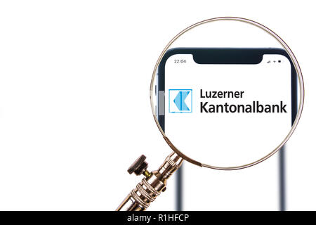 SOLOTHURN, SCHWEIZ - 12. NOVEMBER 2018: LKB Logo auf einem modernen Smartphone angezeigt Stockfoto