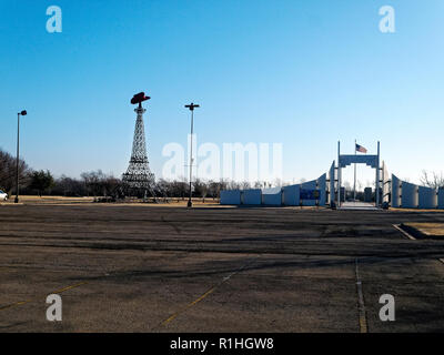 Paris, Texas, fühlte sie eine "Eiffelturm" wie Paris Frankreich erforderlich. Sie kopiert und einen Cowboyhut auf der Oberseite. Nach dem Verlust der Bürgerkrieg, Texas wollte nicht wie der Süden gesehen zu werden. Cattle Drives und Cowboys, um Sie von den anderen südlichen Konföderierten Staaten getrennt. Stockfoto