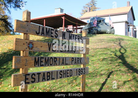 M4 Sherman Medium Tank vor der VFW Post 1767 in Winooski, Vermont Stockfoto