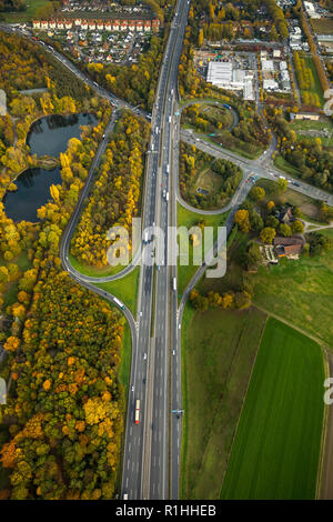 Luftaufnahme, Gladbeck, Autobahn A2 Ausfahrt Gladbeck auf der Bundesstraße B 224, Auffahrt, Ellinghorst, Ruhrgebiet, Nordrhein-Westfalen, Germa Stockfoto