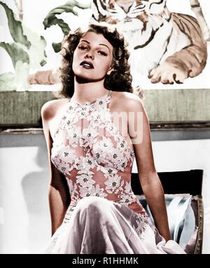 Rita Hayworth (geb. Margarita Carmen Cansino; Oktober 17, 1918 - Mai 14, 1987), eine US-amerikanische Schauspielerin und Tänzerin. Sie erlangte in den 1940er Jahren als einer der Top Stars der Ära, die auf insgesamt 61 Filmen über 37 Jahre. Die Presse der Begriff "Die Göttin der Liebe "hayworth zu, nachdem Sie das Glamouröseste screen Idol der 1940er Jahre geworden war geprägt. Sie war der obere Pin-up-Girl für GIs im Zweiten Weltkrieg Quelle: Hollywood Foto Archiv/MediaPunch Stockfoto