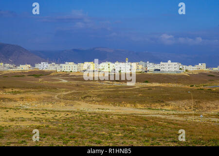 Blick auf die stadt Taqah. Dhofar region, Oman. Stockfoto