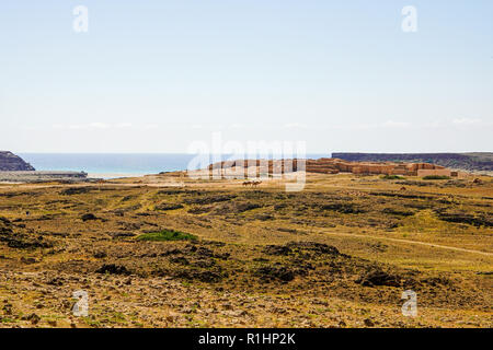 Blick auf Sumhuram (der kleine befestigte Stadt"), ein nach Süden 1001 archäologische Stätte in der Nähe von Taqah. Die dhofar Region von Oman. Stockfoto