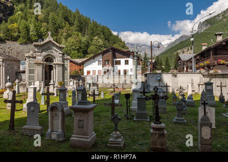 Friedhof von Walser Dorf in Gressoney La Trinité Stockfoto