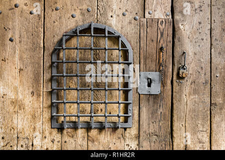 Hölzerne Tor in der mittelalterlichen Stadt Rothenburg in Bayern, Deutschland Stockfoto