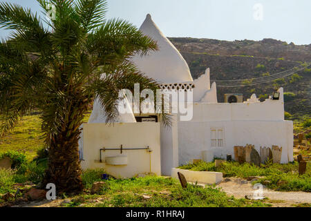 Die Außenseite des Grab von Bin Ali, Prophet des Islamoutside Mirbat, Oman. Stockfoto