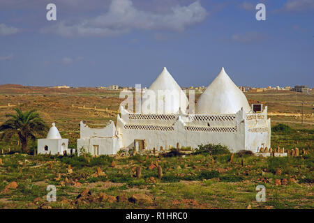 Die Außenseite des Grab von Bin Ali, Prophet des Islamoutside Mirbat, Oman. Stockfoto