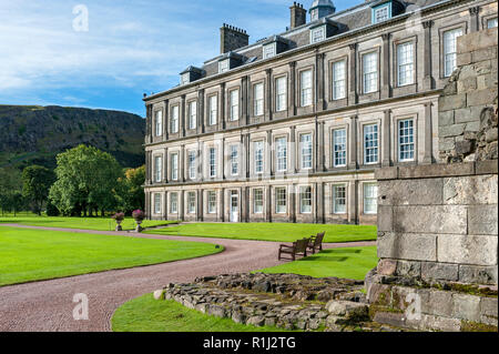 Holyrood Edinburgh castle Rückansicht Stockfoto