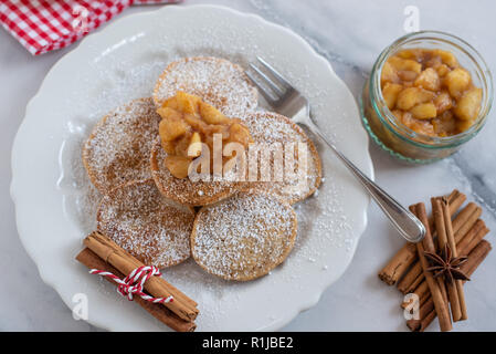 Apfel Zimt Pfannkuchen Stockfoto