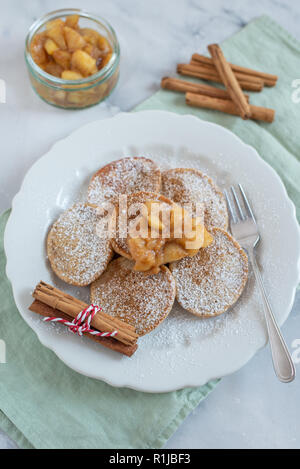 Apfel Zimt Pfannkuchen Stockfoto