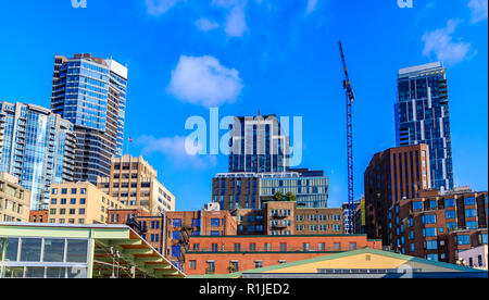 Seattle Waterfront Reihenhaus Skyline von der Pike Place Market Stockfoto