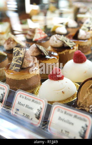 Desserts in Bäckerei angezeigt Stockfoto