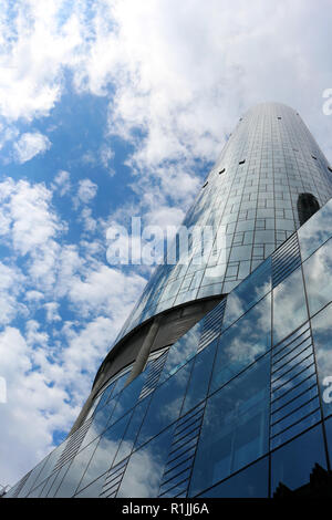 Frankfurter Wolkenkratzer bis zur Cloud Stockfoto